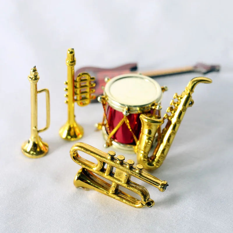 Miniature Saxophone Classical Musical Instruments Model Dollhouse Mini Musical Ornaments Christmas Gifts Accessories Home Decor